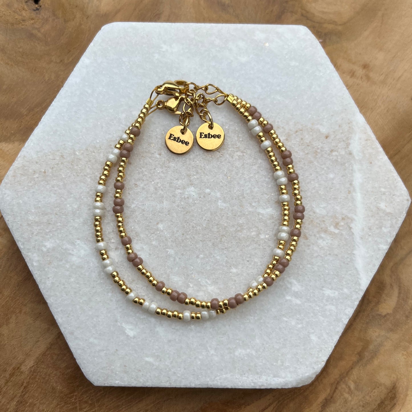Setje armbandjes wit-beige-goud